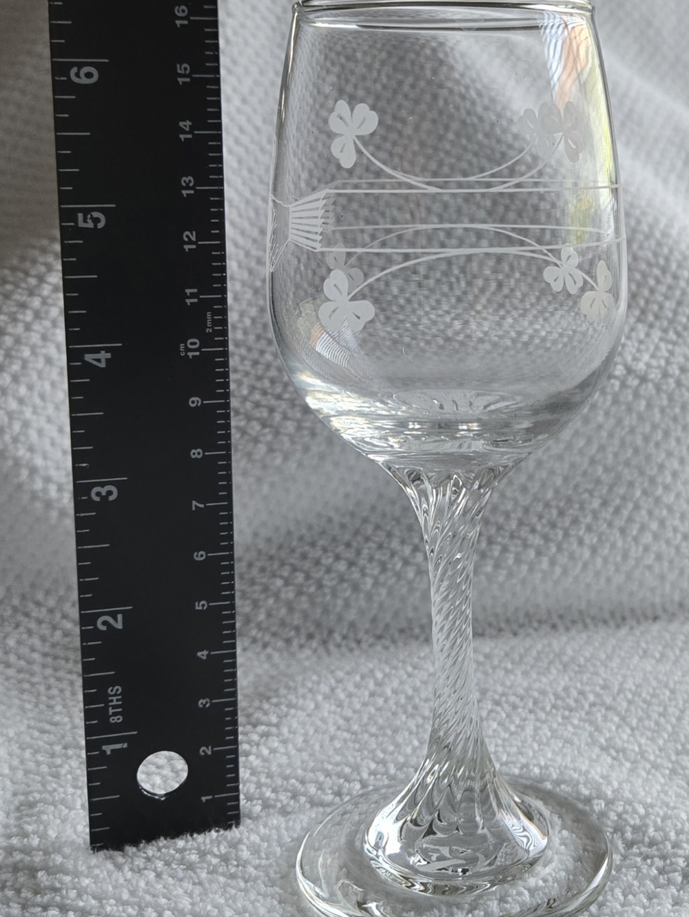 Set Of 3 Etched Clear Crystal Wine Glass with Clover and Heart Motif - Picture 5 of 6